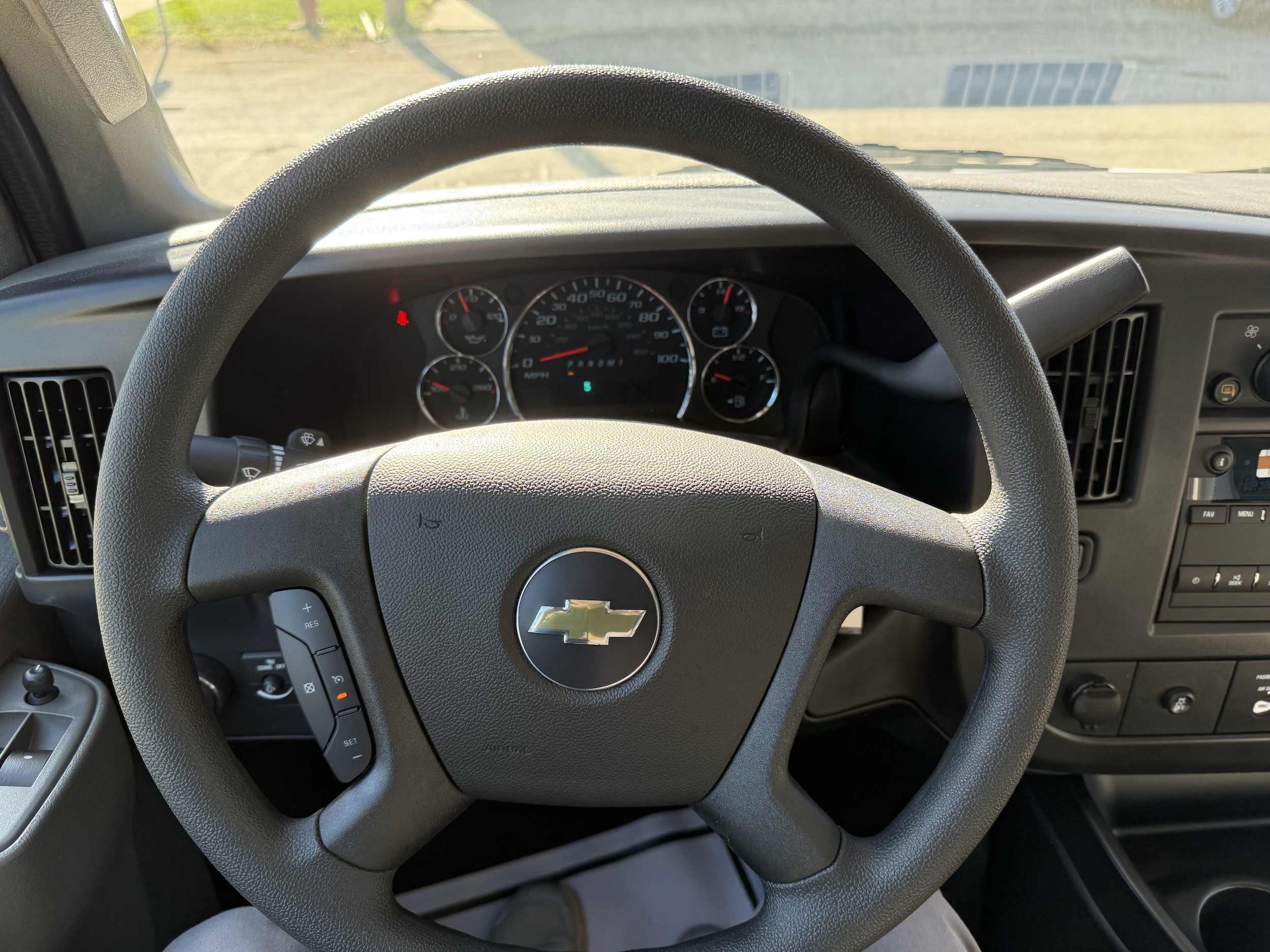2025 Chevrolet Express Cargo Work Van - Photo 16
