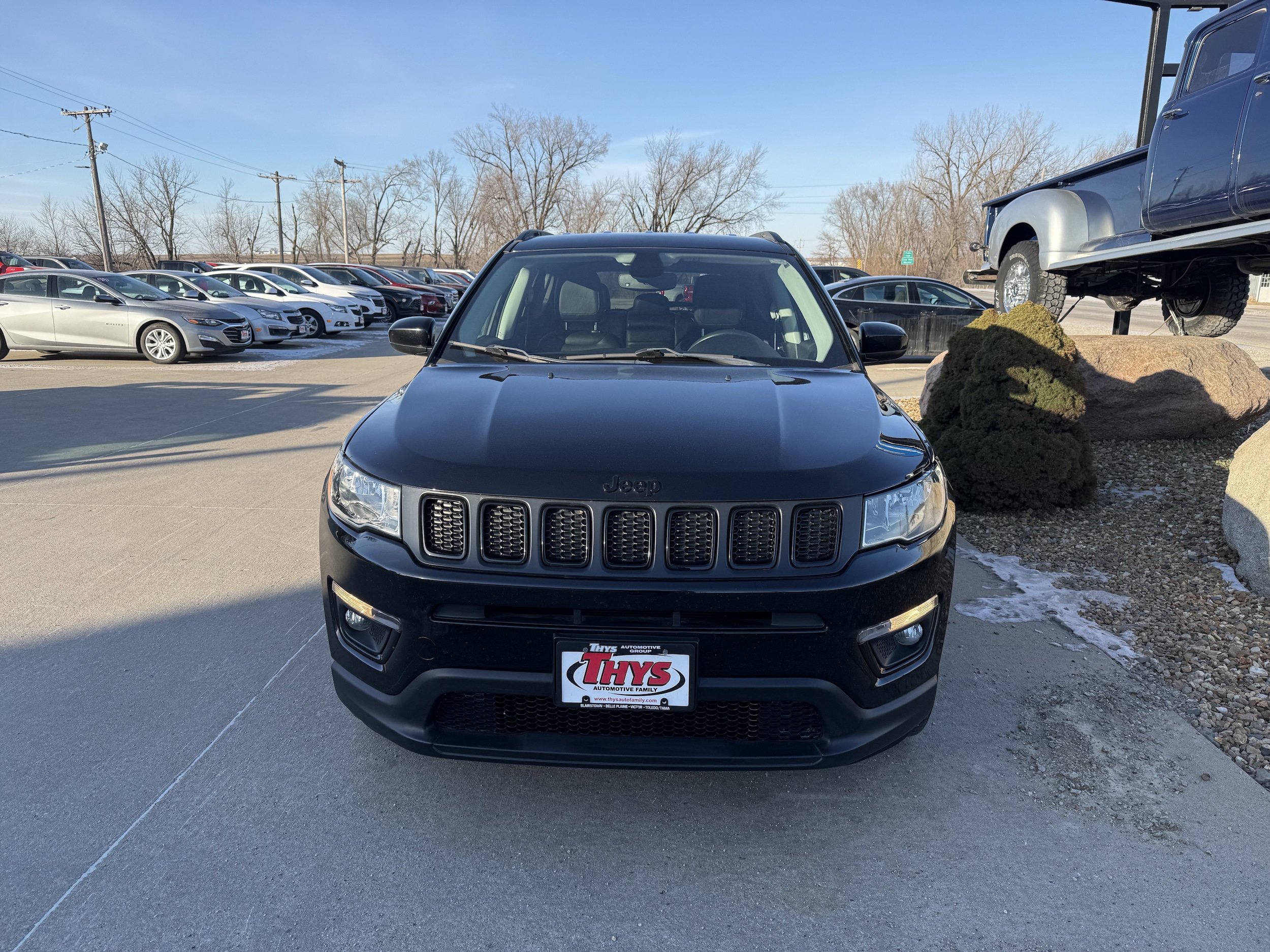 Used 2019 Jeep Compass Altitude with VIN 3C4NJDBB8KT617631 for sale in Vinton, IA