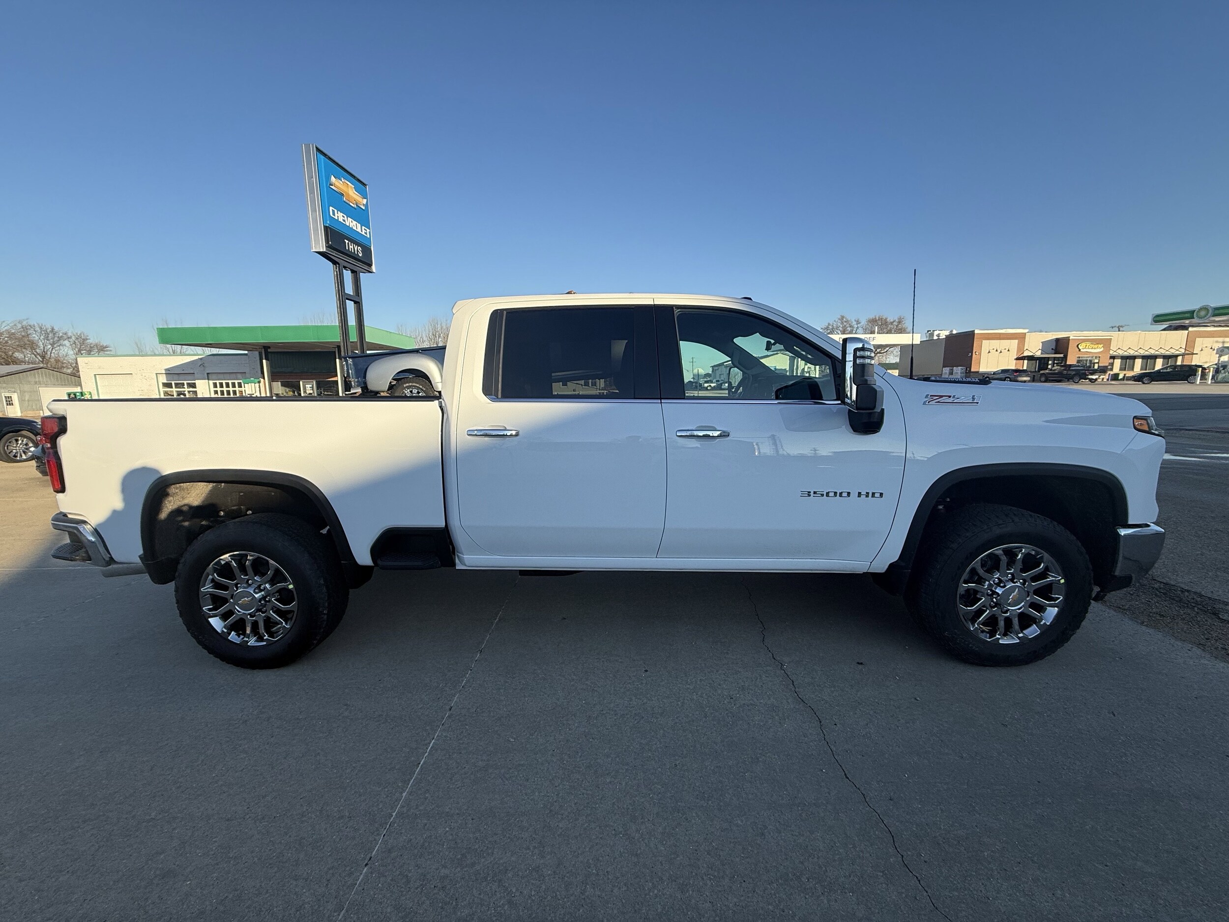 2026 Chevrolet Silverado 3500 HD LTZ - Photo 6