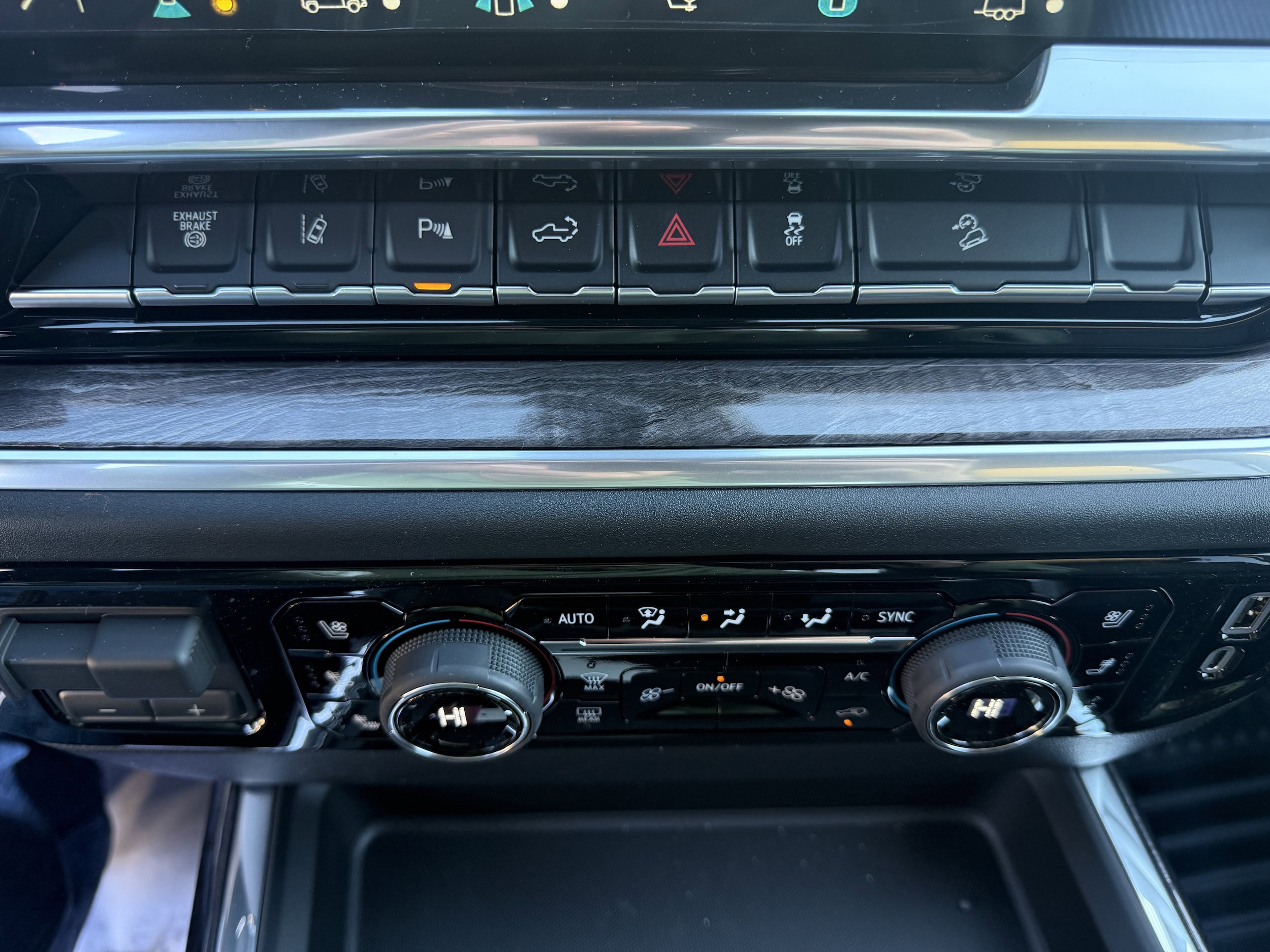 2026 Chevrolet Silverado 3500 HD LTZ - Photo 21