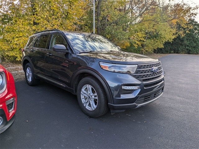 2023 Ford Explorer XLT photo 3