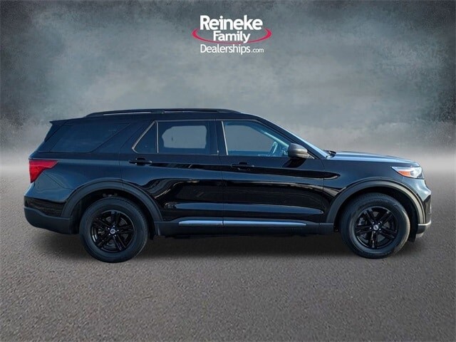 2023 Ford Explorer XLT photo 3