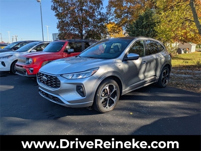 2023 Ford Escape ST-Line Select's photo