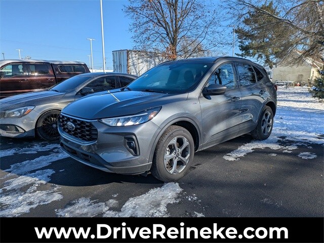 2025 Ford Escape ST-Line Select's photo