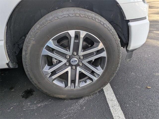 2013 Ford F-150 Lariat photo 2
