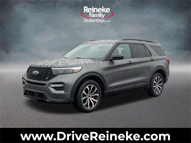 2023 Ford Explorer ST's photo