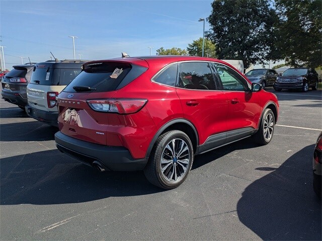 2022 Ford Escape SE photo 3