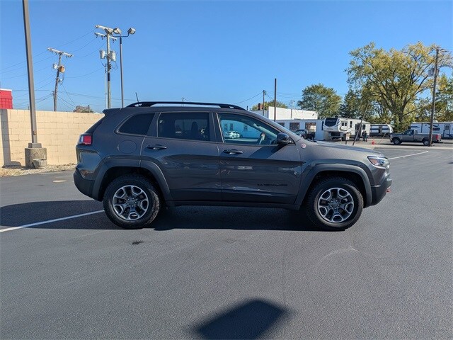 2023 Jeep Cherokee Trailhawk photo 3