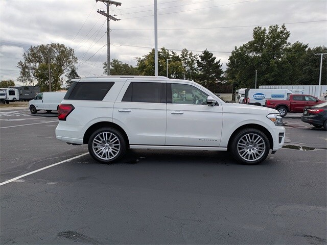 2022 Ford Expedition Platinum photo 3