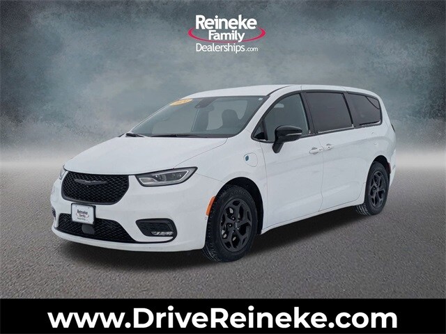 2024 Chrysler Pacifica PHEV Select