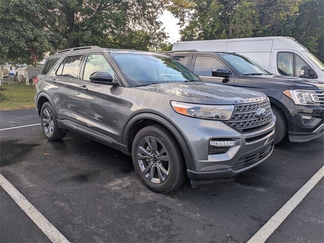 2023 Ford Explorer XLT photo 3