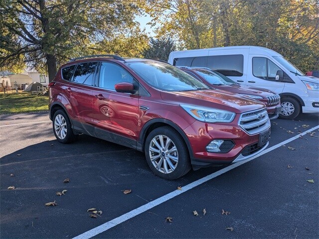 2019 Ford Escape SEL photo 2