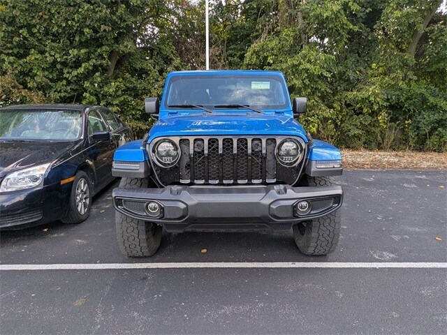 2021 Jeep Gladiator Sport photo 2