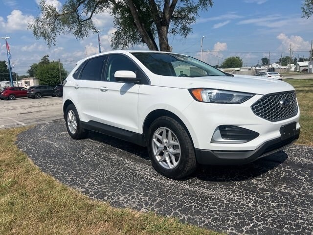 2024 Ford Edge SEL photo 2