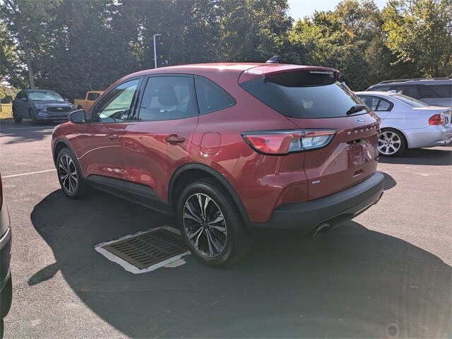 2022 Ford Escape SE photo 4