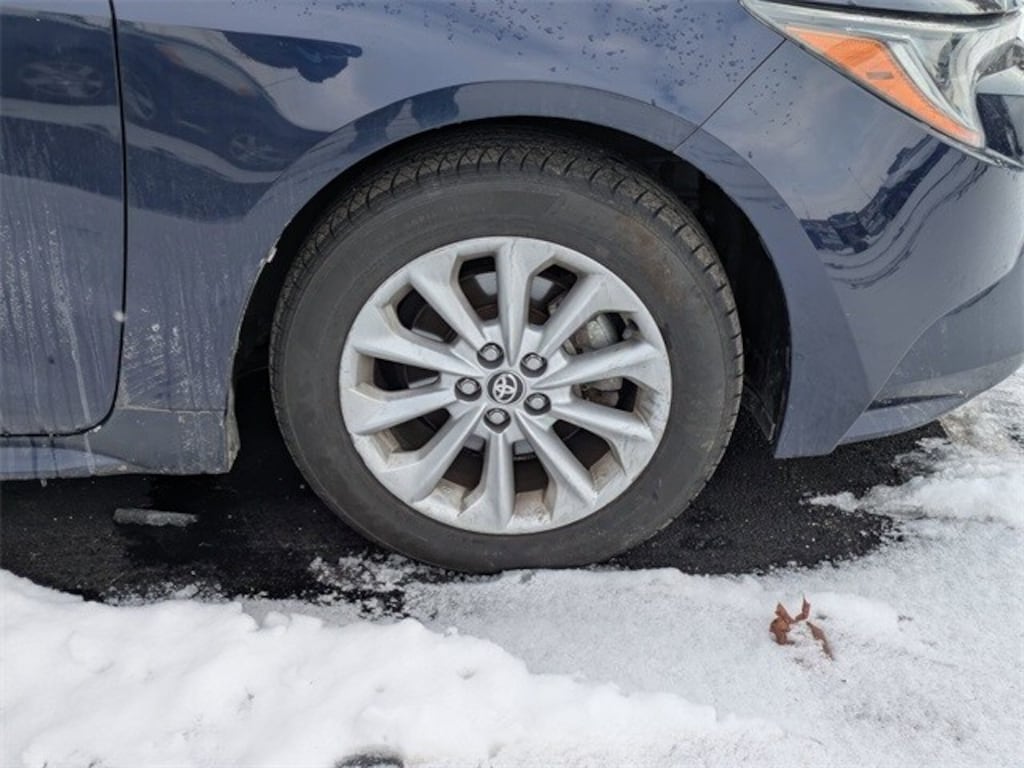 Used 2020 Toyota Corolla XLE Sedan