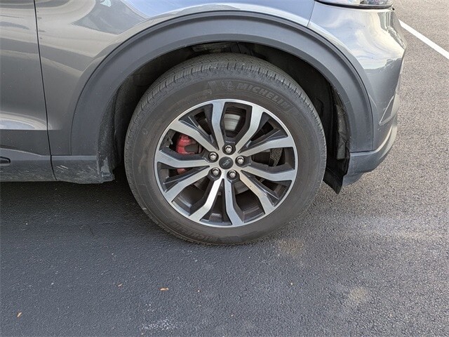 2023 Ford Explorer ST photo 3