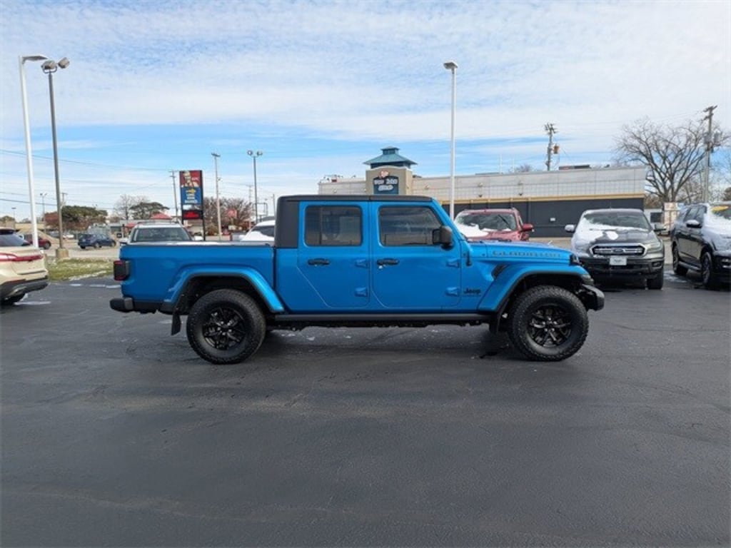 Used 2021 Jeep Gladiator Sport Truck Crew Cab
