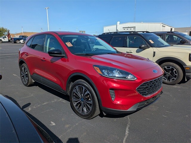 2022 Ford Escape SE photo 2