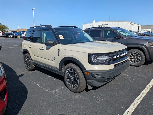 2024 Ford Bronco Sport Outer Banks photo 2