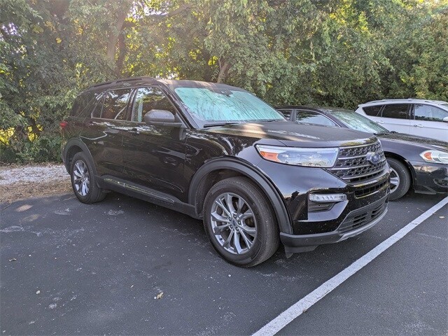 2022 Ford Explorer XLT photo 2