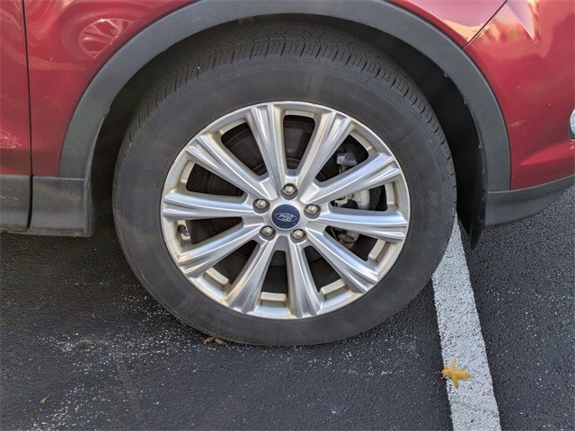 2019 Ford Escape SEL photo 3