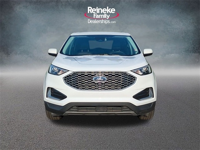 2024 Ford Edge SEL photo 2