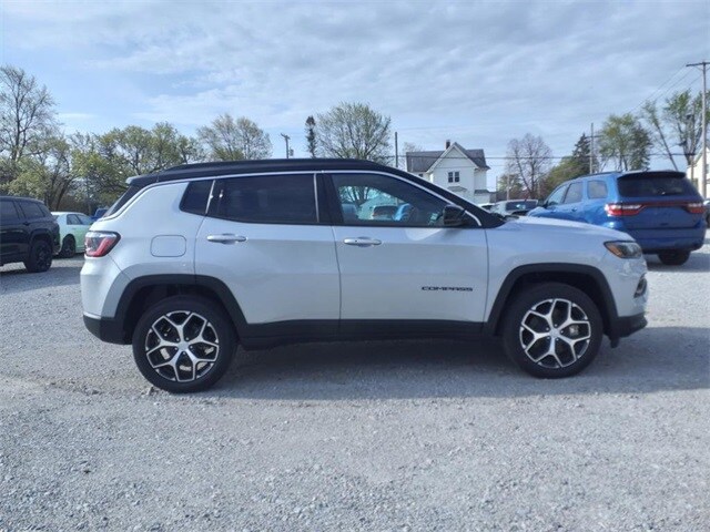 2024 Jeep Compass Limited photo 4