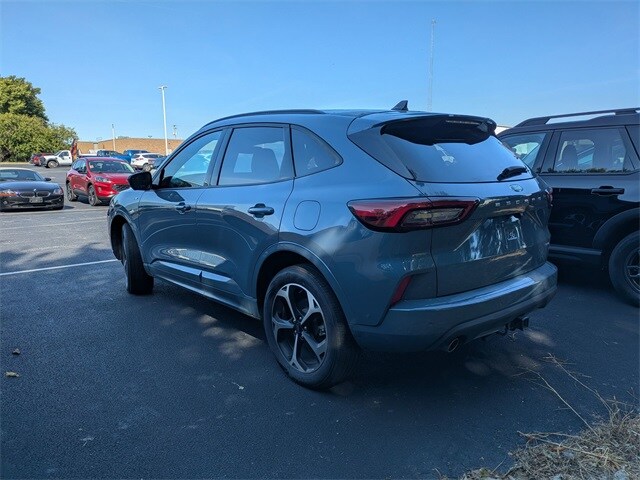 2023 Ford Escape ST-Line Elite photo 4
