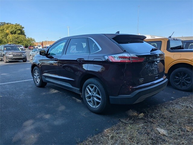 2024 Ford Edge SEL photo 3
