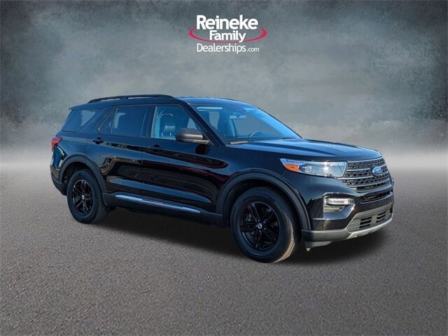 2023 Ford Explorer XLT photo 2
