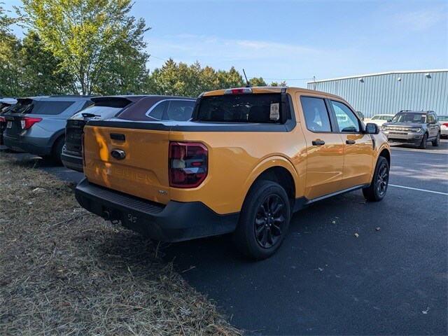 2023 Ford Maverick XLT photo 2