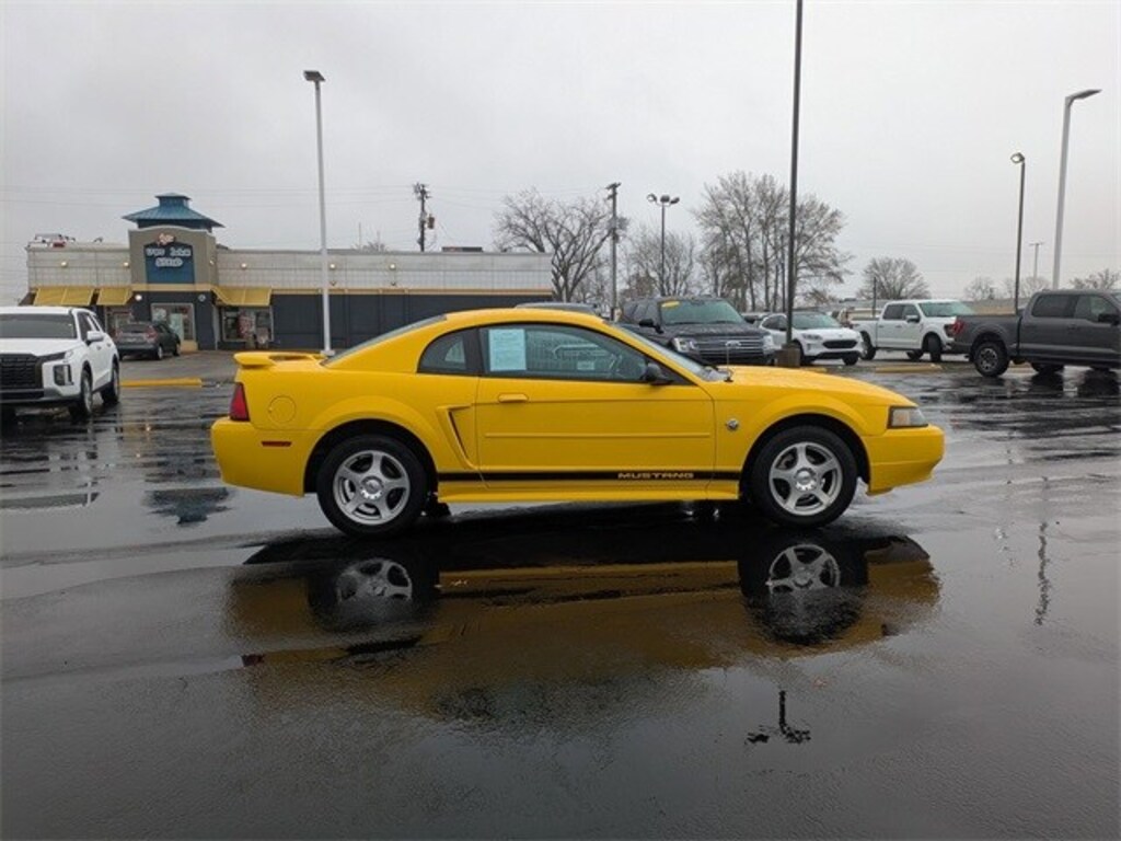 Used 2004 Ford Mustang Coupe