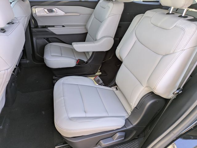 2026 Ford Explorer Active - Photo 18