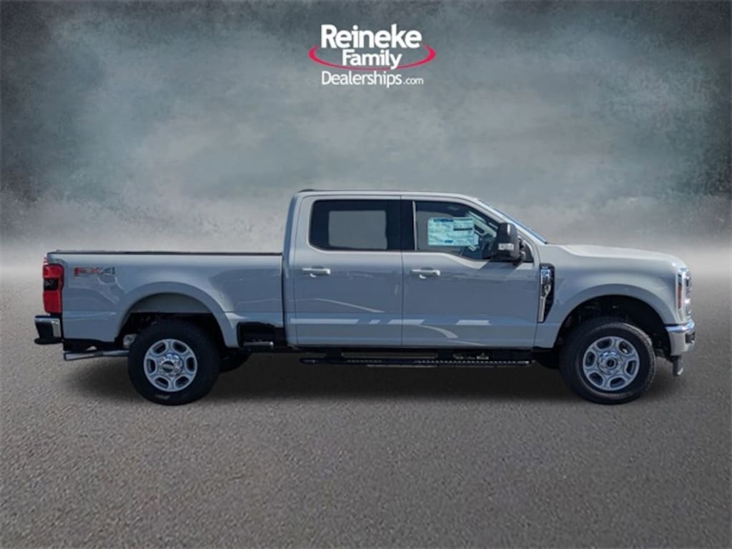 New 2026 Ford F-250 XLT Truck Crew Cab