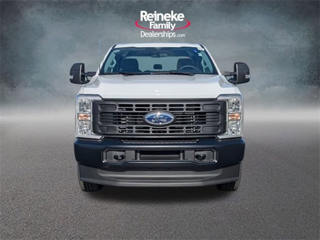 New 2026 Ford F-350 XLT Truck Crew Cab