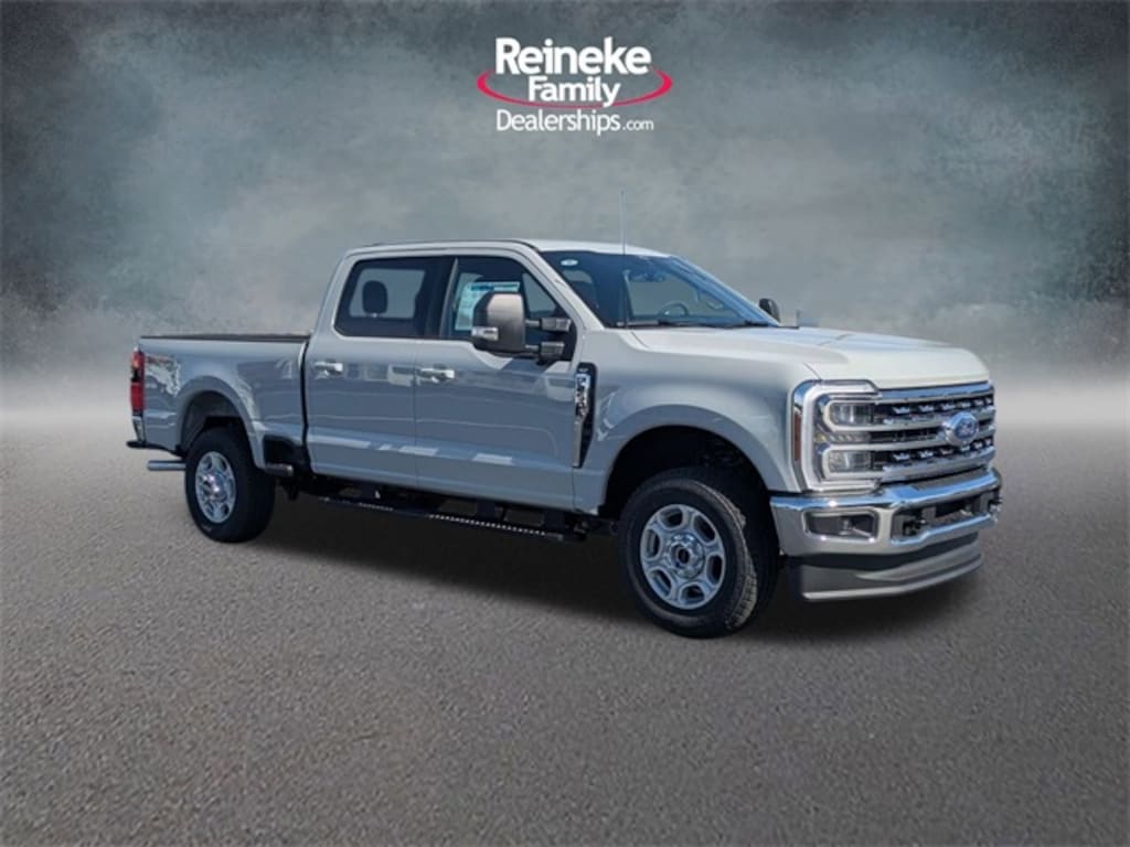 New 2026 Ford F-250 XLT Truck Crew Cab