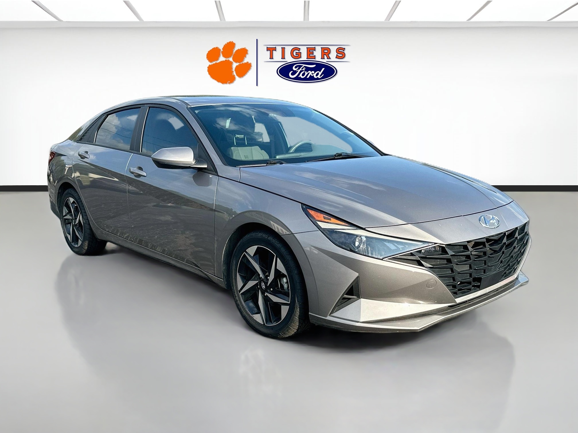 Used 2023 Hyundai Elantra SEL with VIN KMHLS4AG9PU509500 for sale in West Union, SC