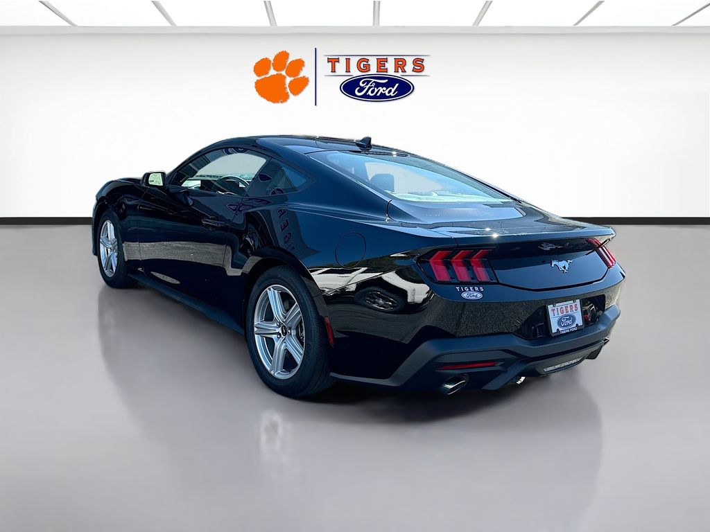 2026 Ford Mustang EcoBoost Fastback - Photo 5