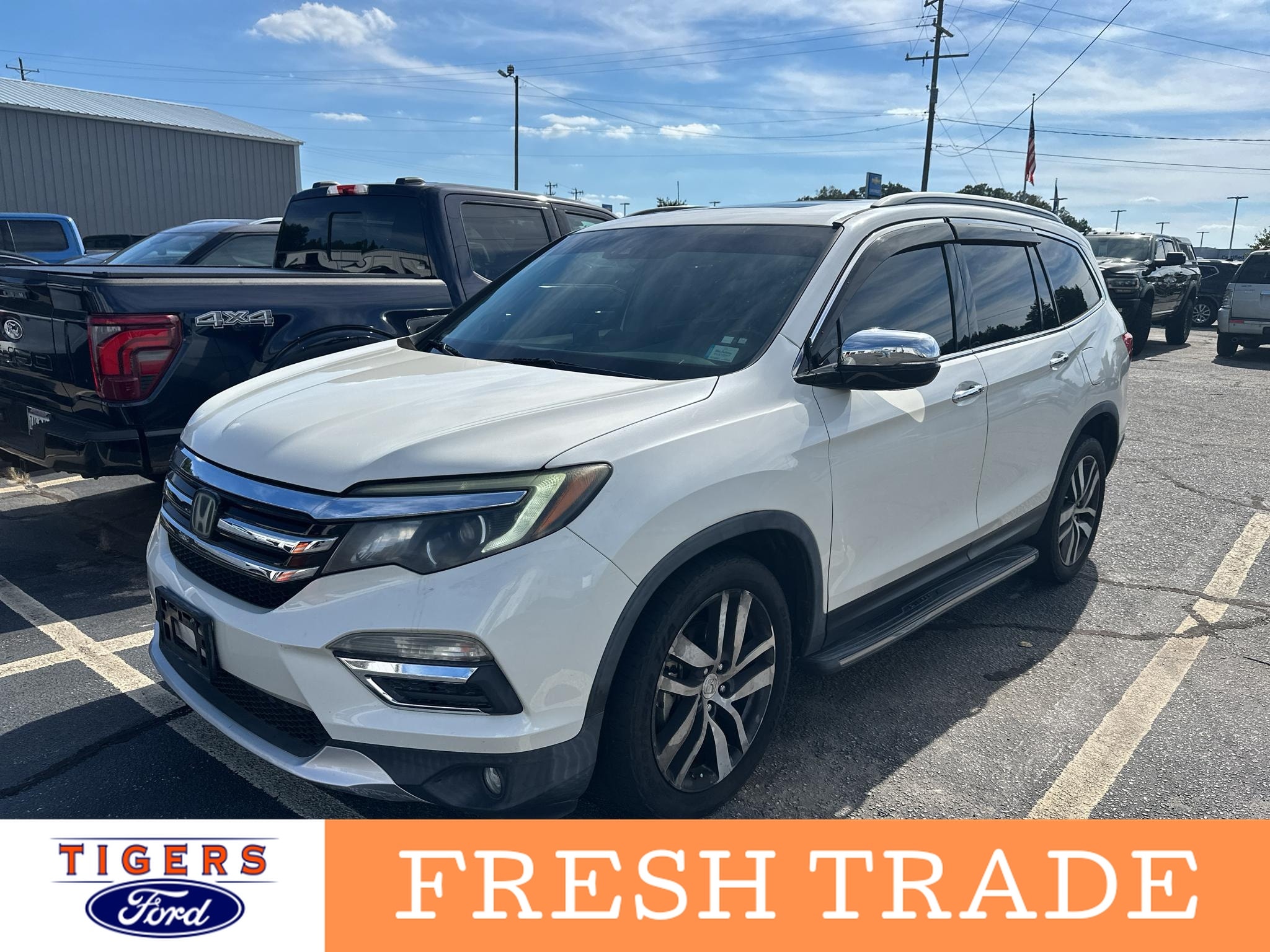Used 2016 Honda Pilot Elite with VIN 5FNYF6H08GB045806 for sale in West Union, SC