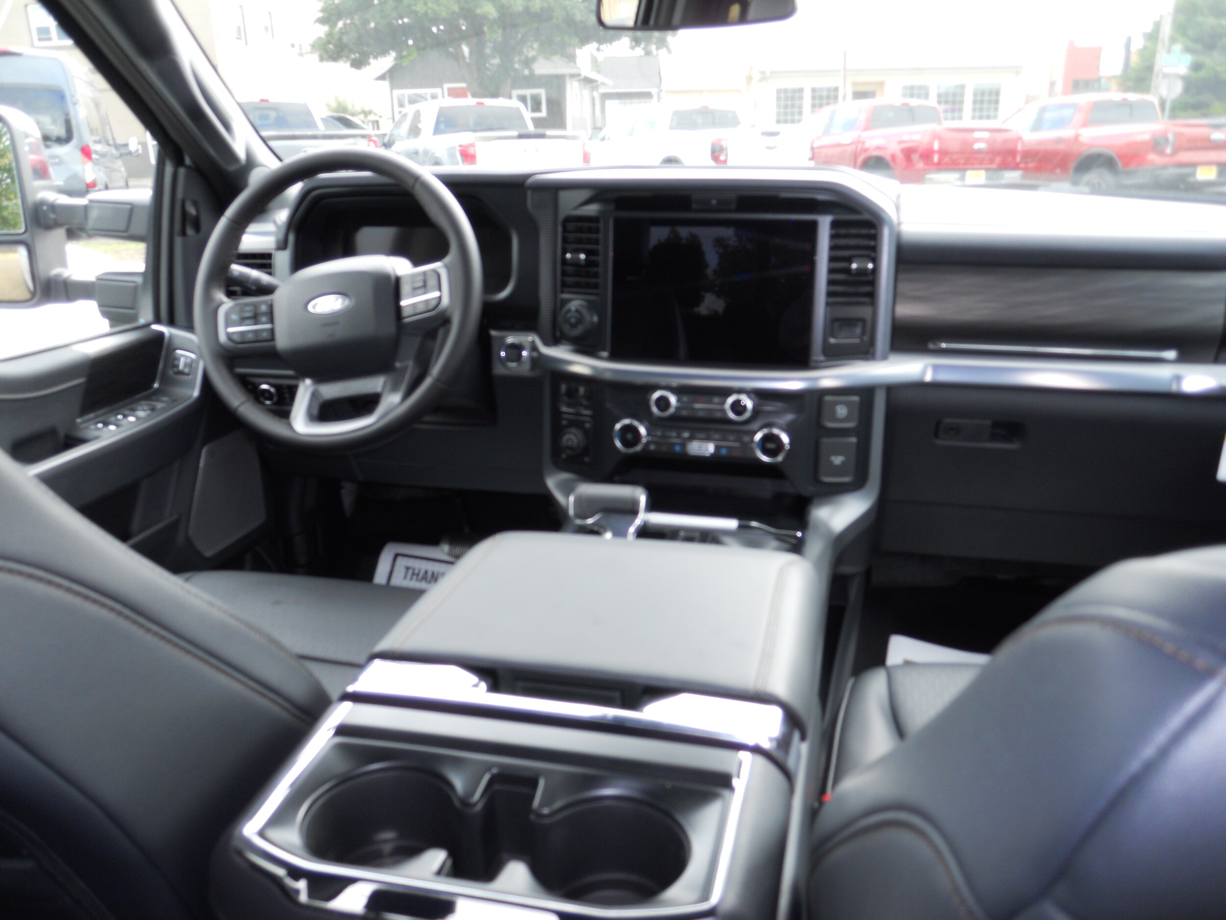 2025 Ford F-150 Lariat photo 3