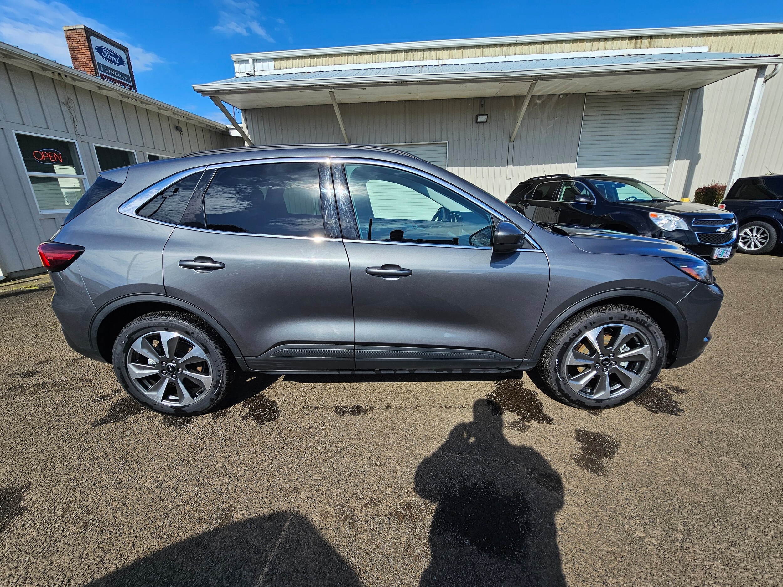 2025 Ford Escape Platinum - Photo 8