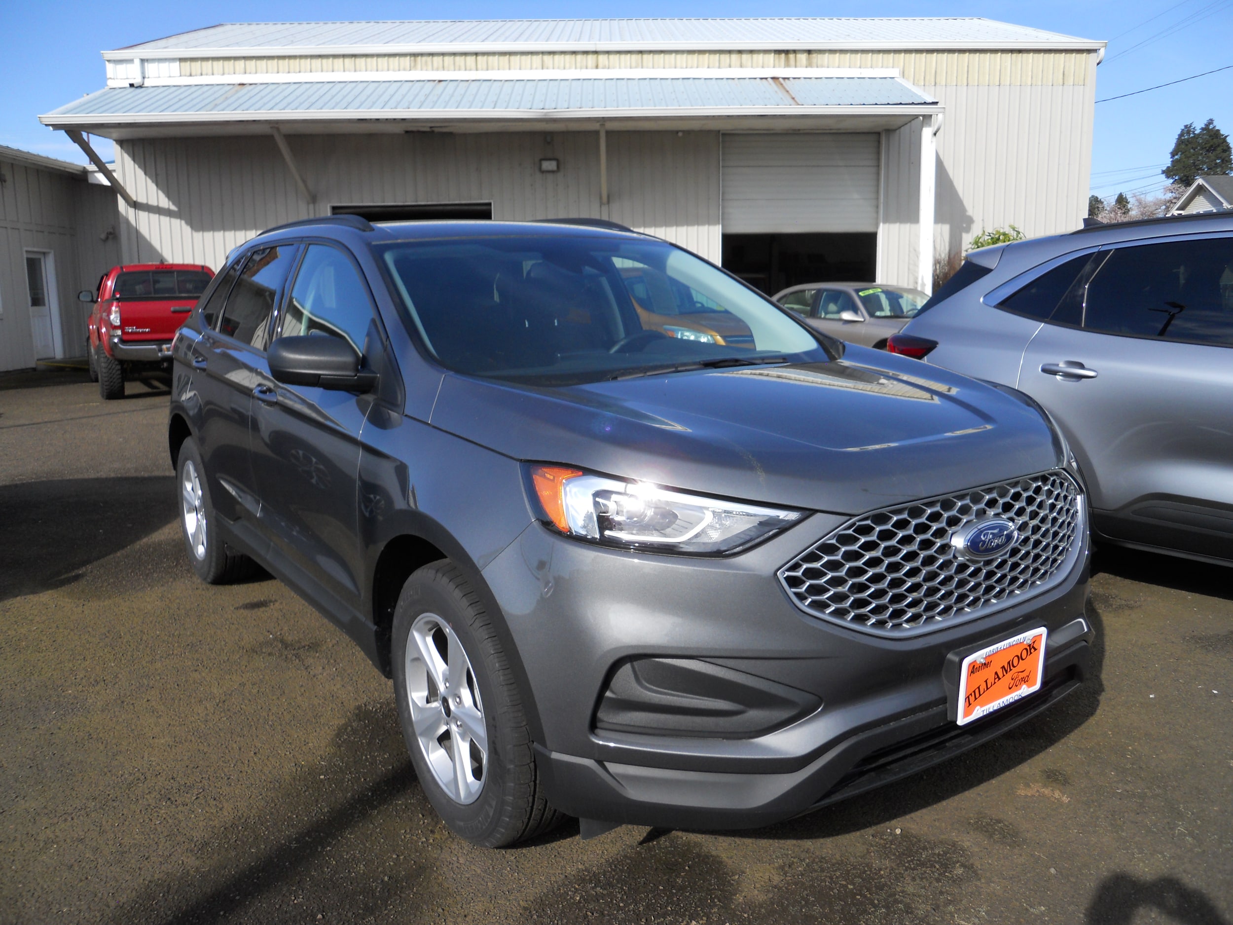 2024 Ford Edge SE's photo