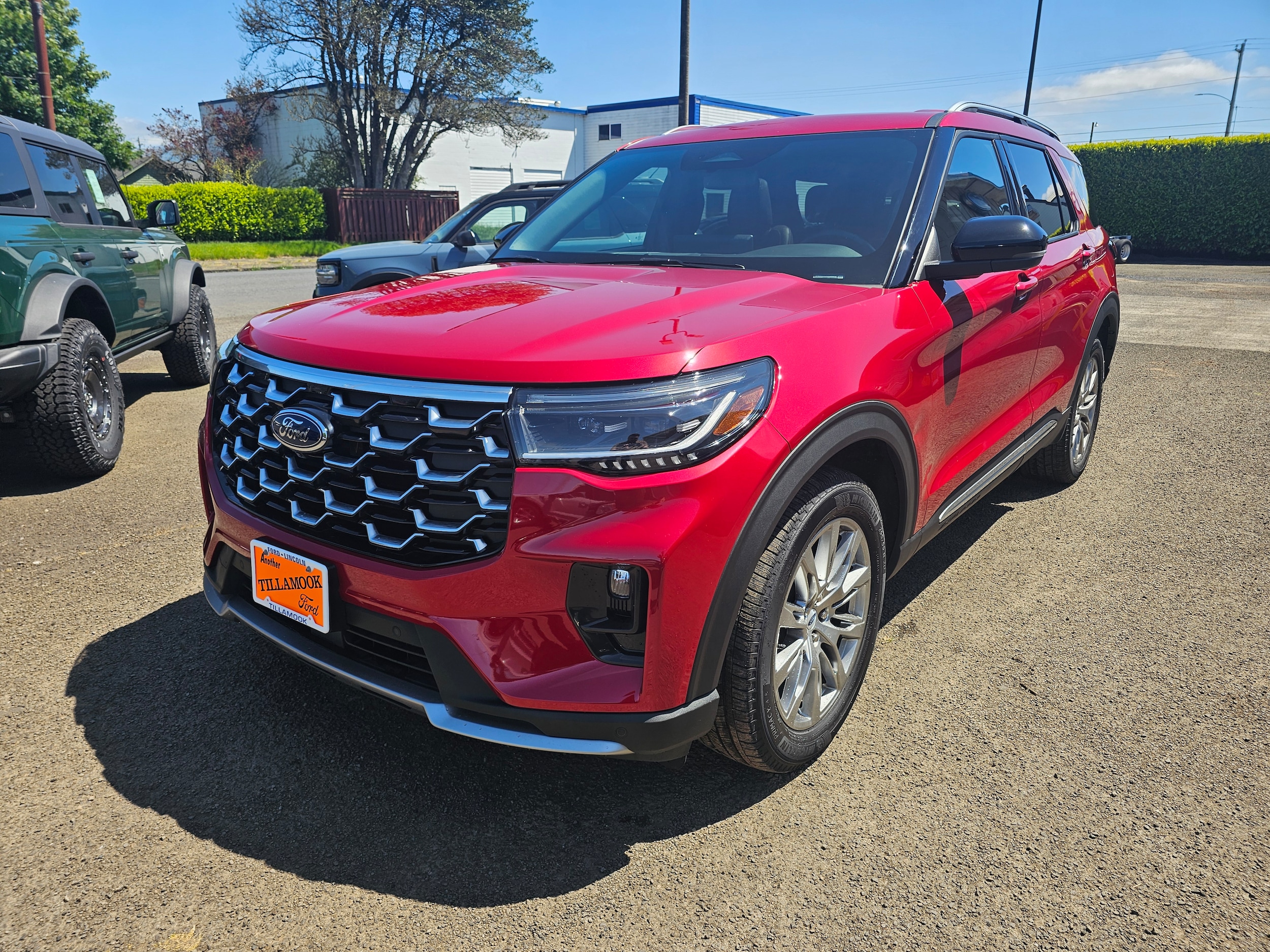 2025 Ford Explorer Platinum 4WD (PL535)'s photo