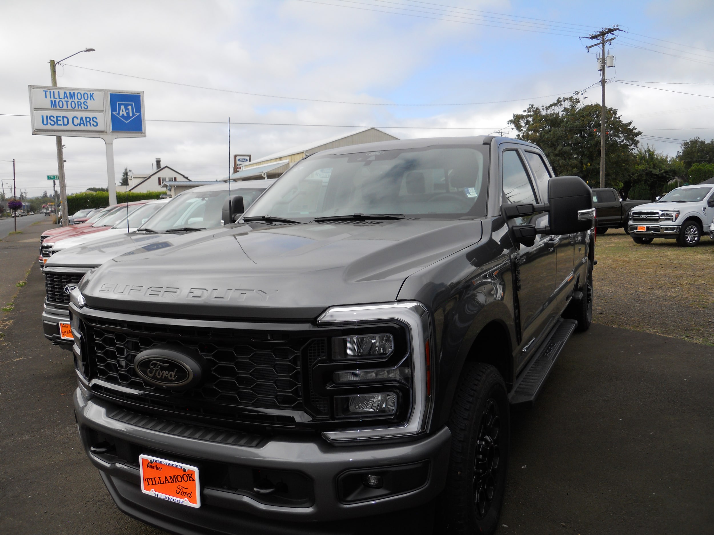 2025 Ford F-350 Super Duty XLT's photo