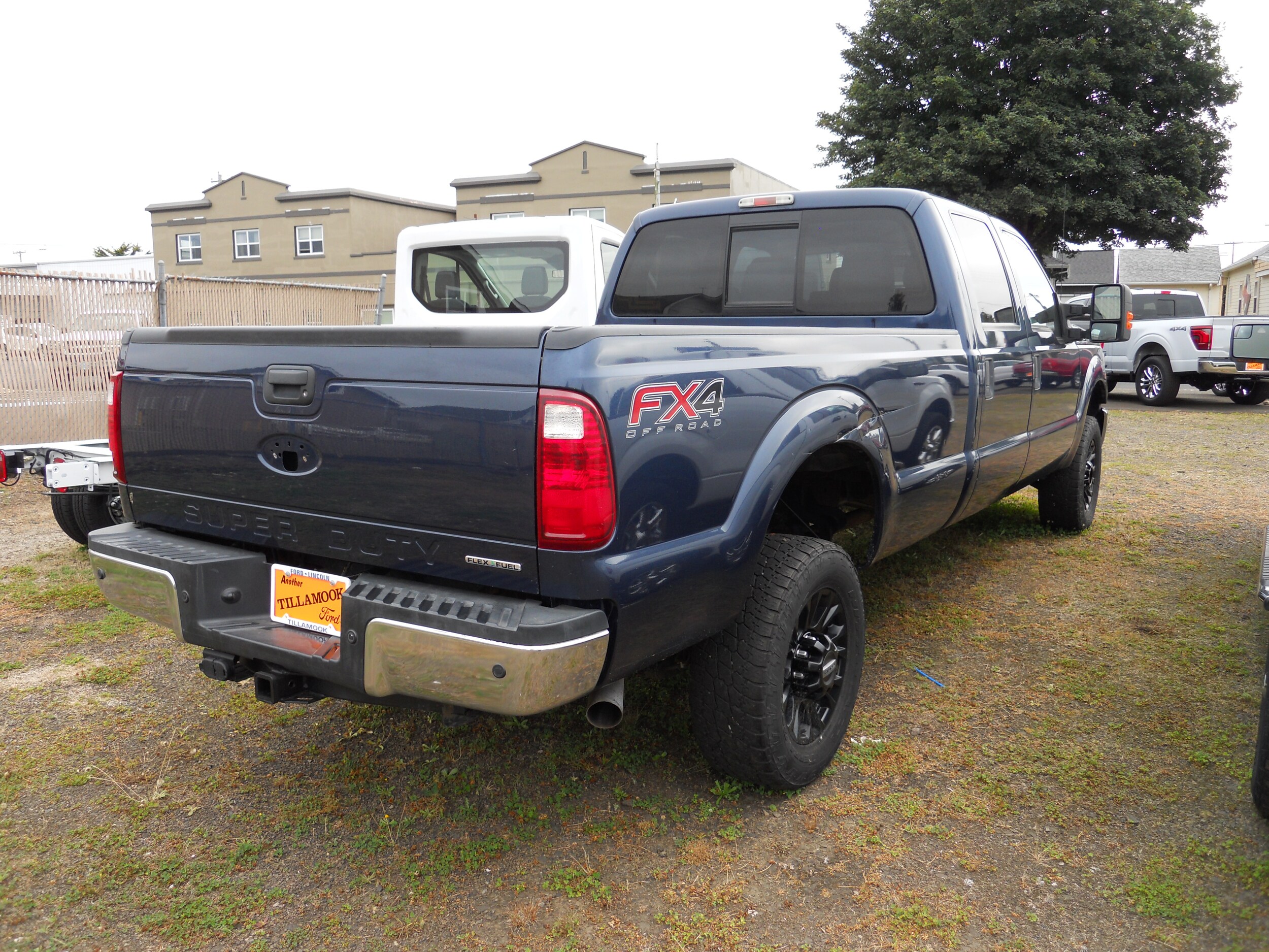 2014 Ford F-350 XLT photo 2
