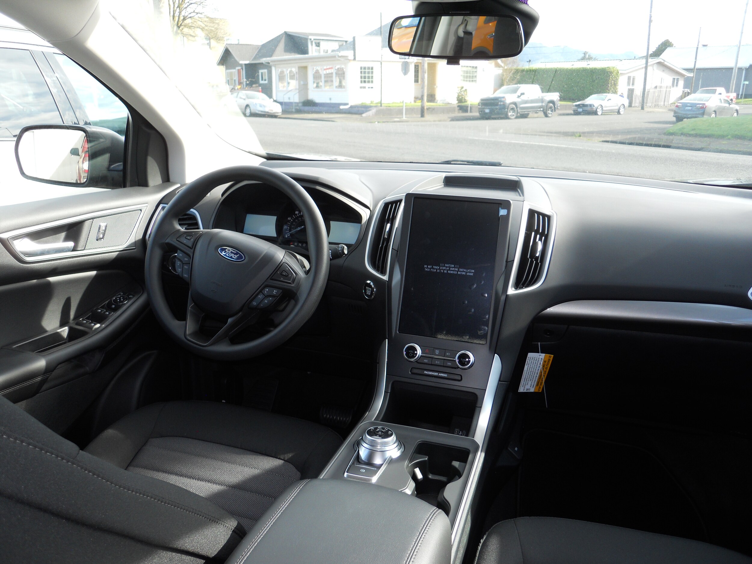 2024 Ford Edge SE photo 3