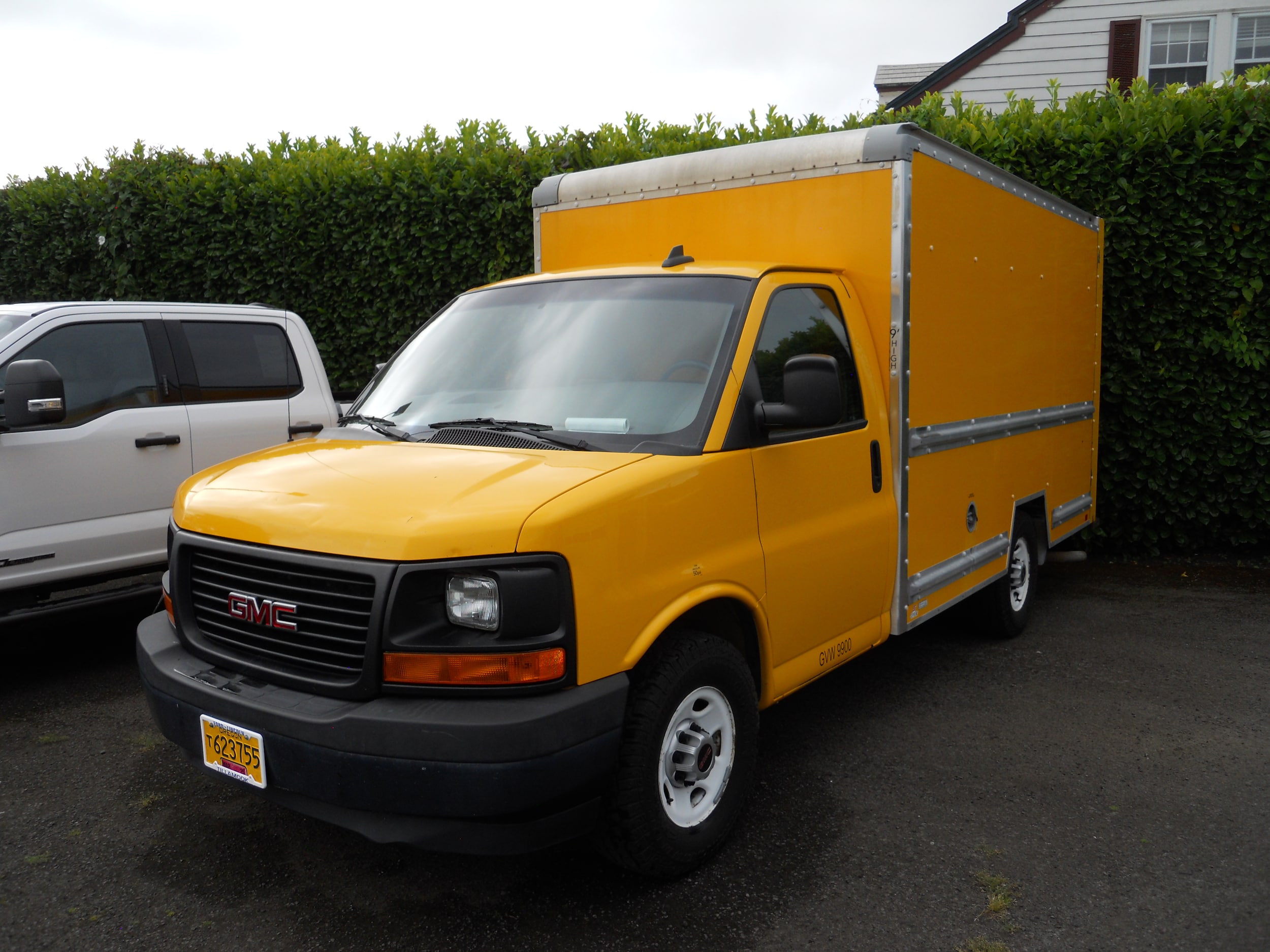 2017 GMC Savana Commercial Cutaway Van