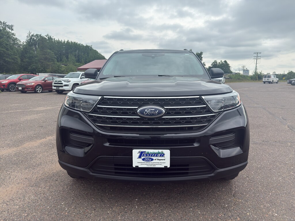 2023 Ford Explorer XLT photo 2