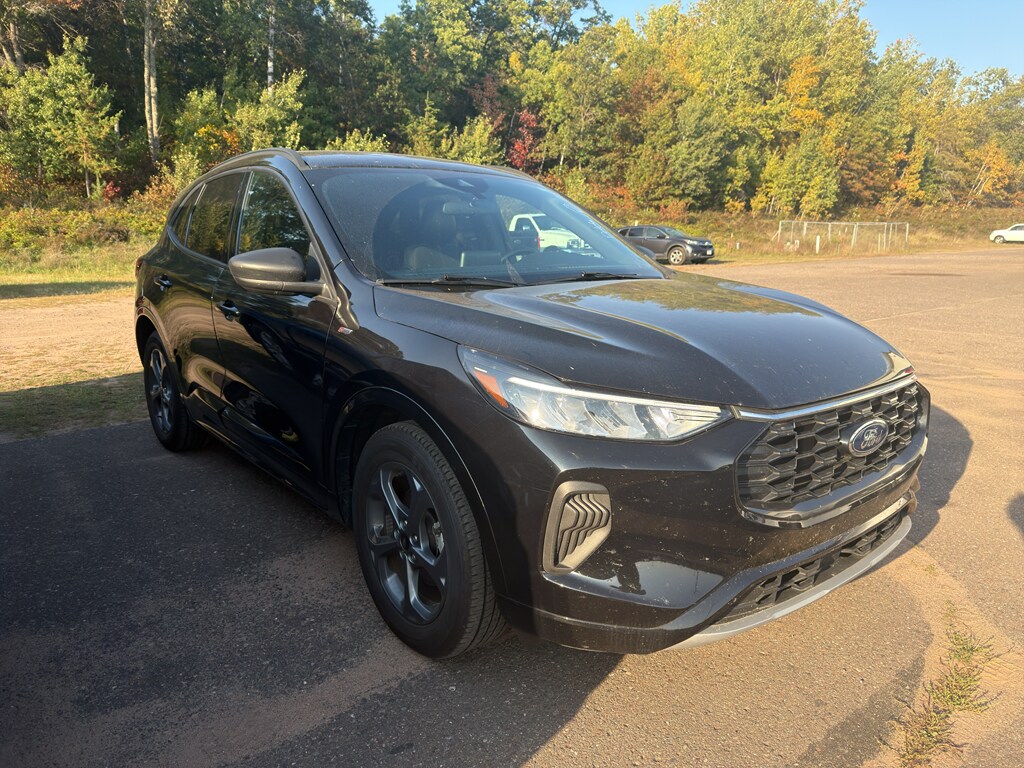 2023 Ford Escape ST-Line photo 3